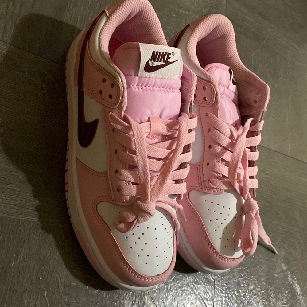 Nike dunks pink foam